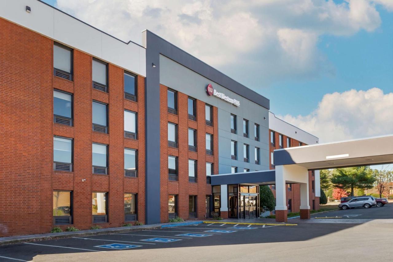 Best Western Plus Executive Hotel Richmond Dumbarton Exterior photo